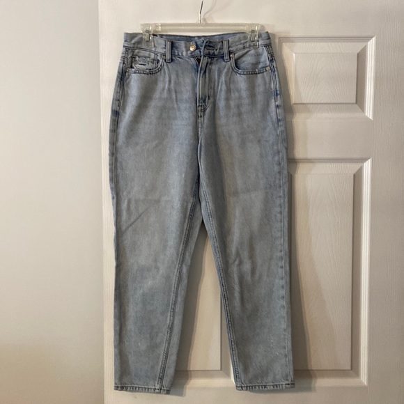 American Eagle Outfitters Denim - American Eagle Mom Jean size 4 excellent condition inseam 25”